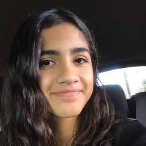 Meet your Posher, Alejandra